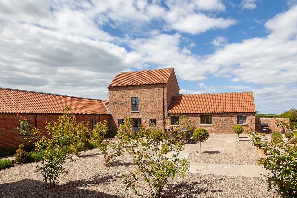 Marston Lodge Farm - Vale of York. Alitherm 400 contemporary Windows and Doors