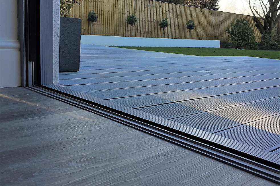 Low threshold doors